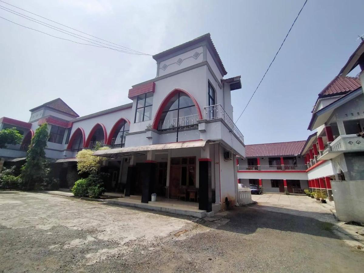 Hotel Asri Baru 푸르워케르토 외부 사진