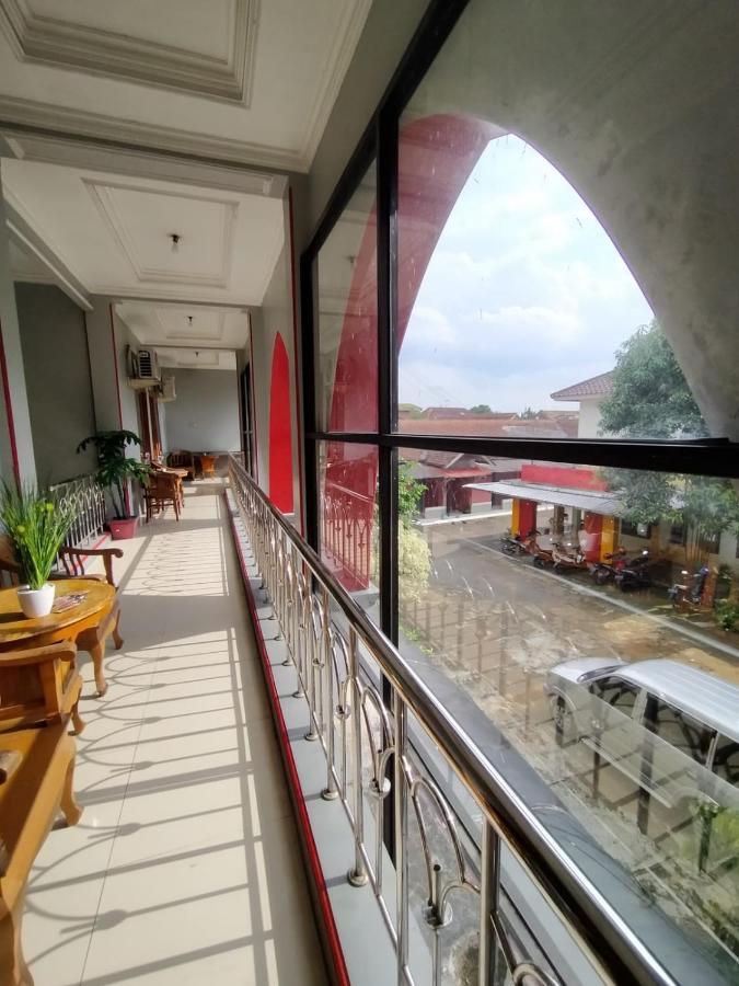 Hotel Asri Baru 푸르워케르토 외부 사진