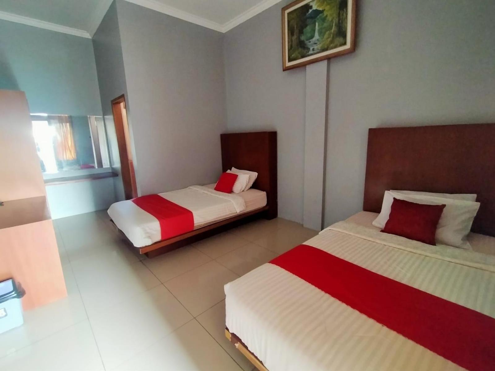 Hotel Asri Baru 푸르워케르토 외부 사진